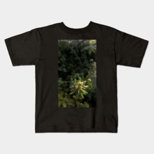 Green wild plant photography Kids T-Shirt